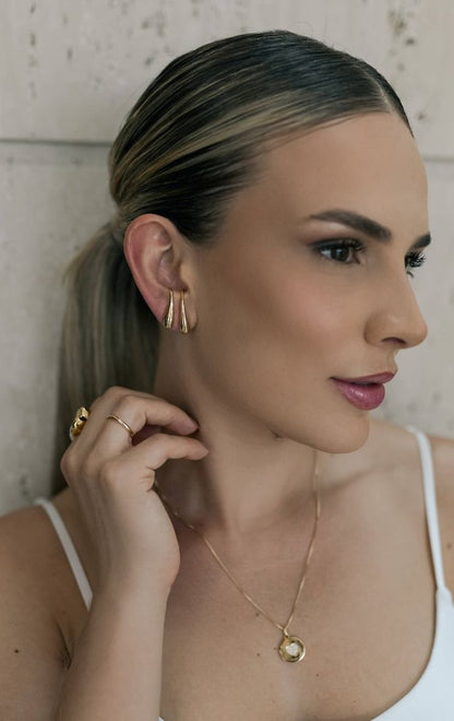 Colar Relicário Coração Cravejado Mini Dourado