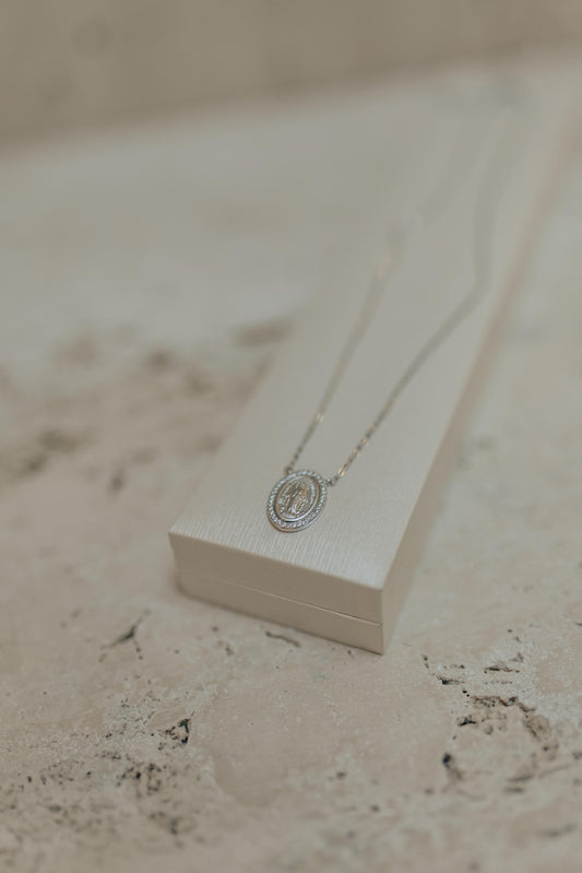 Colar Nossa Senhora das Graças Borda Cravejada Prata 925 Ródio Branco
