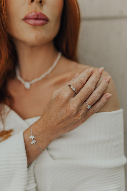 Anel Ajustável Gota Cravejada Prata 925 Ródio Branco