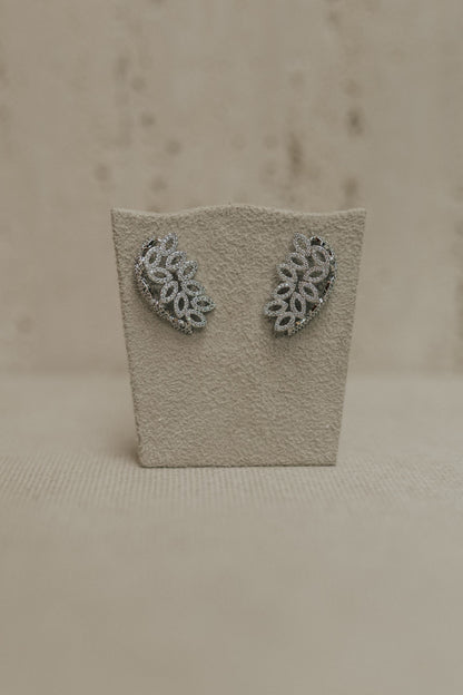 Brinco Ear Cuff Folhas Cravejadas Ródio Branco