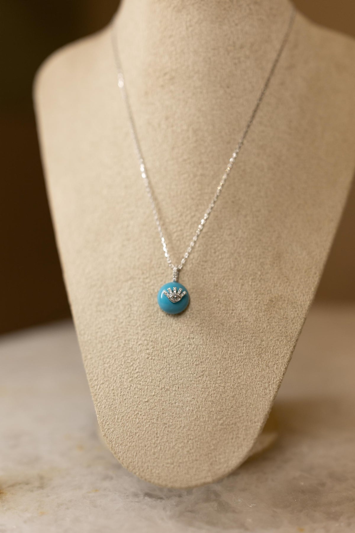 Colar Pingente Meia Esfera Turquesa Ródio Branco