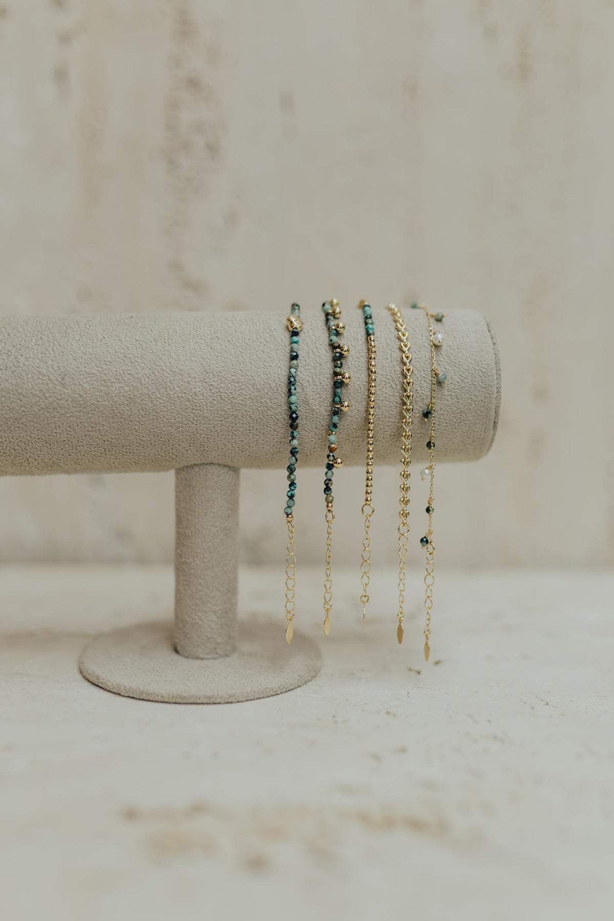 Pulseira Pérolas e Turmalina Africana Dourado