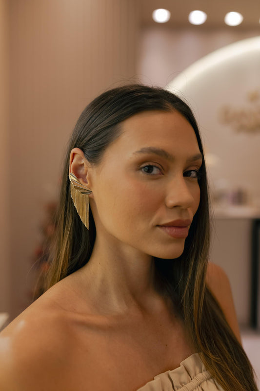 Brinco Ear Cuff Asas Organic com Franja Dourado