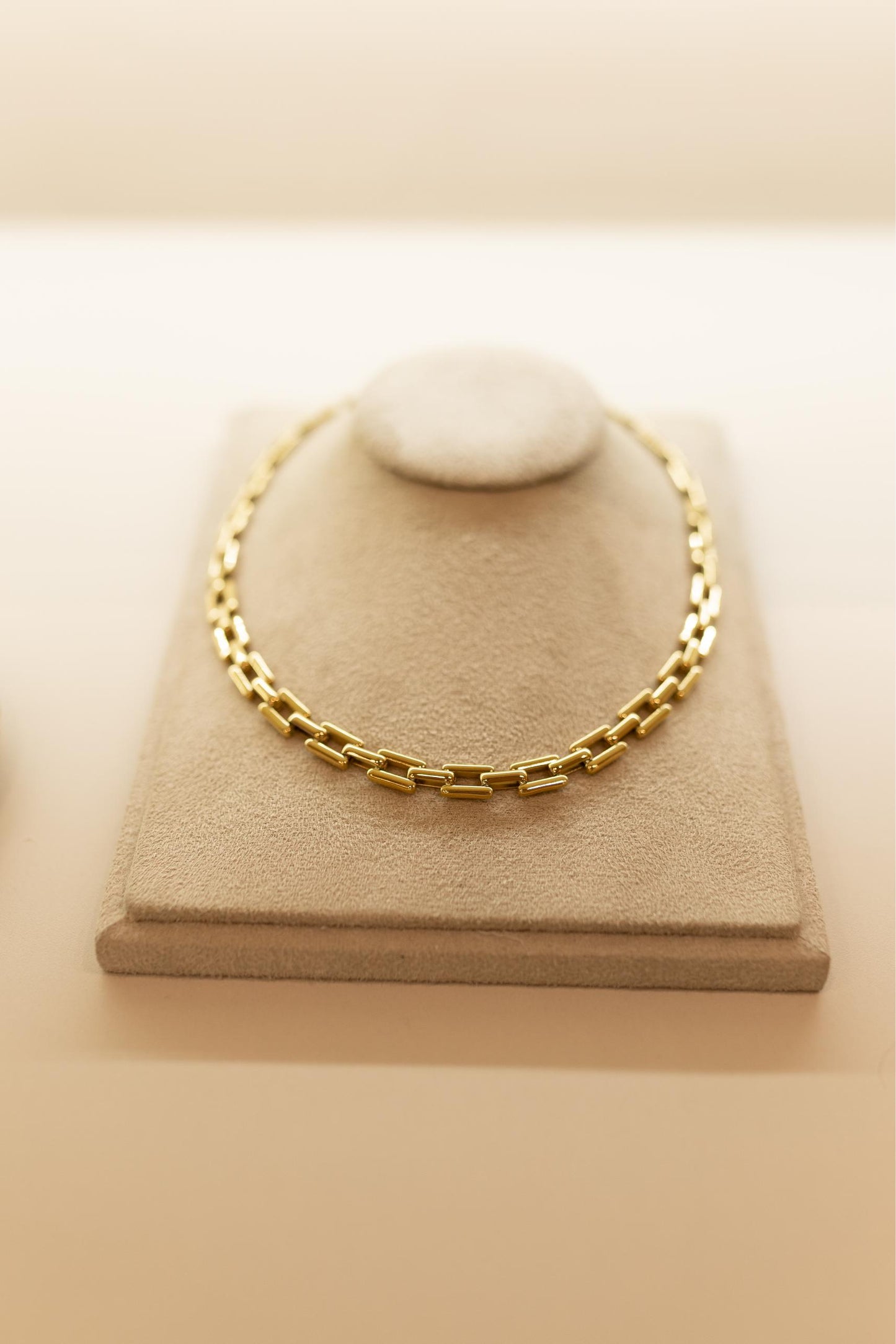 Colar Choker de Elos Dourado