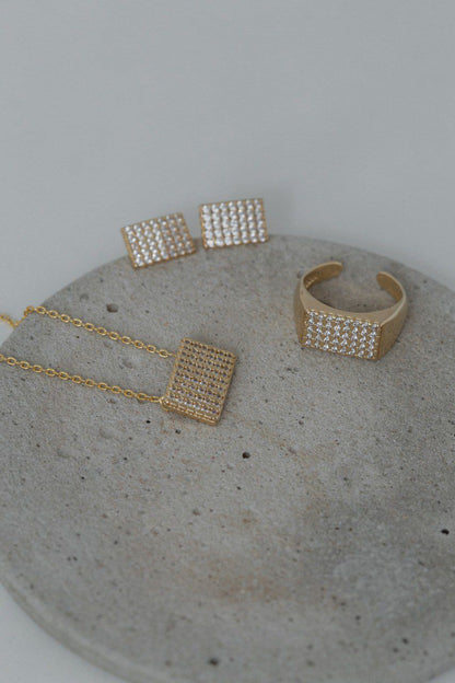 Brinco Retangular Cravejado Dourado