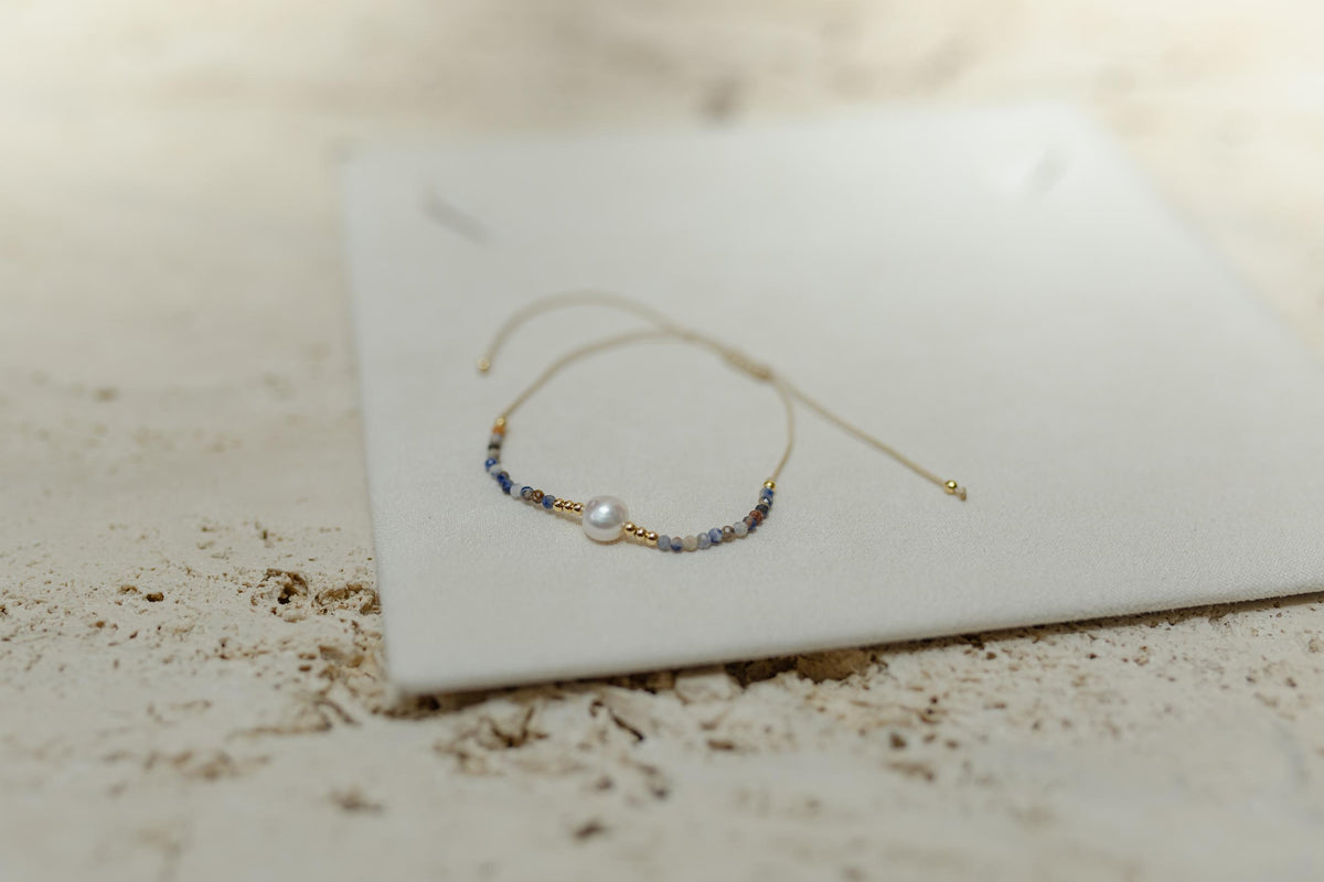 Pulseira Seda Shambala Turmalina e Pérola Dourada