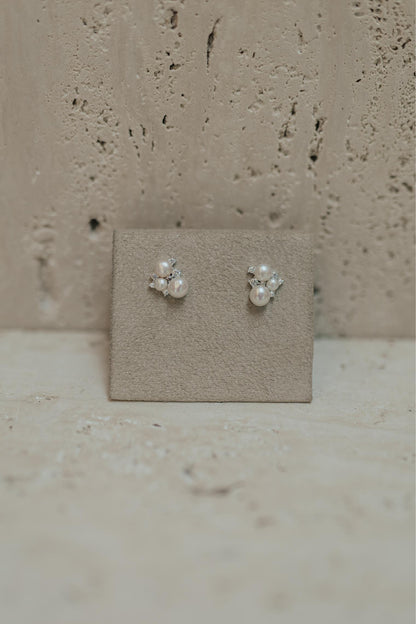 Brinco Mini Ear Cuff Moissanite 3 Pérolas Natural Prata 925 Ródio Branco