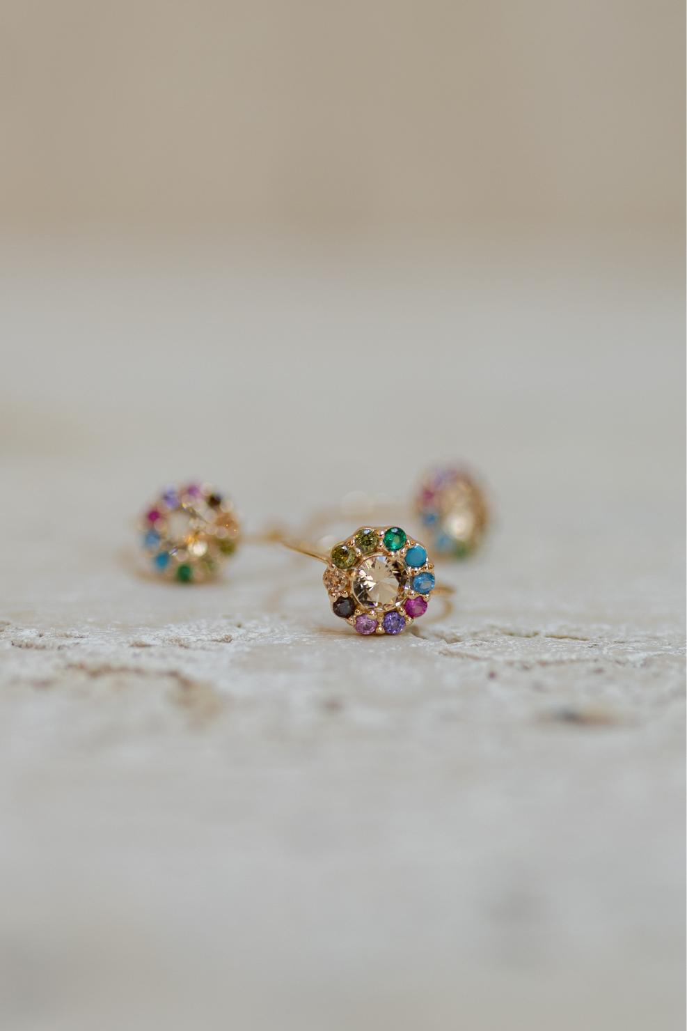 Anel Ajustável Flor Rainbow Dourado