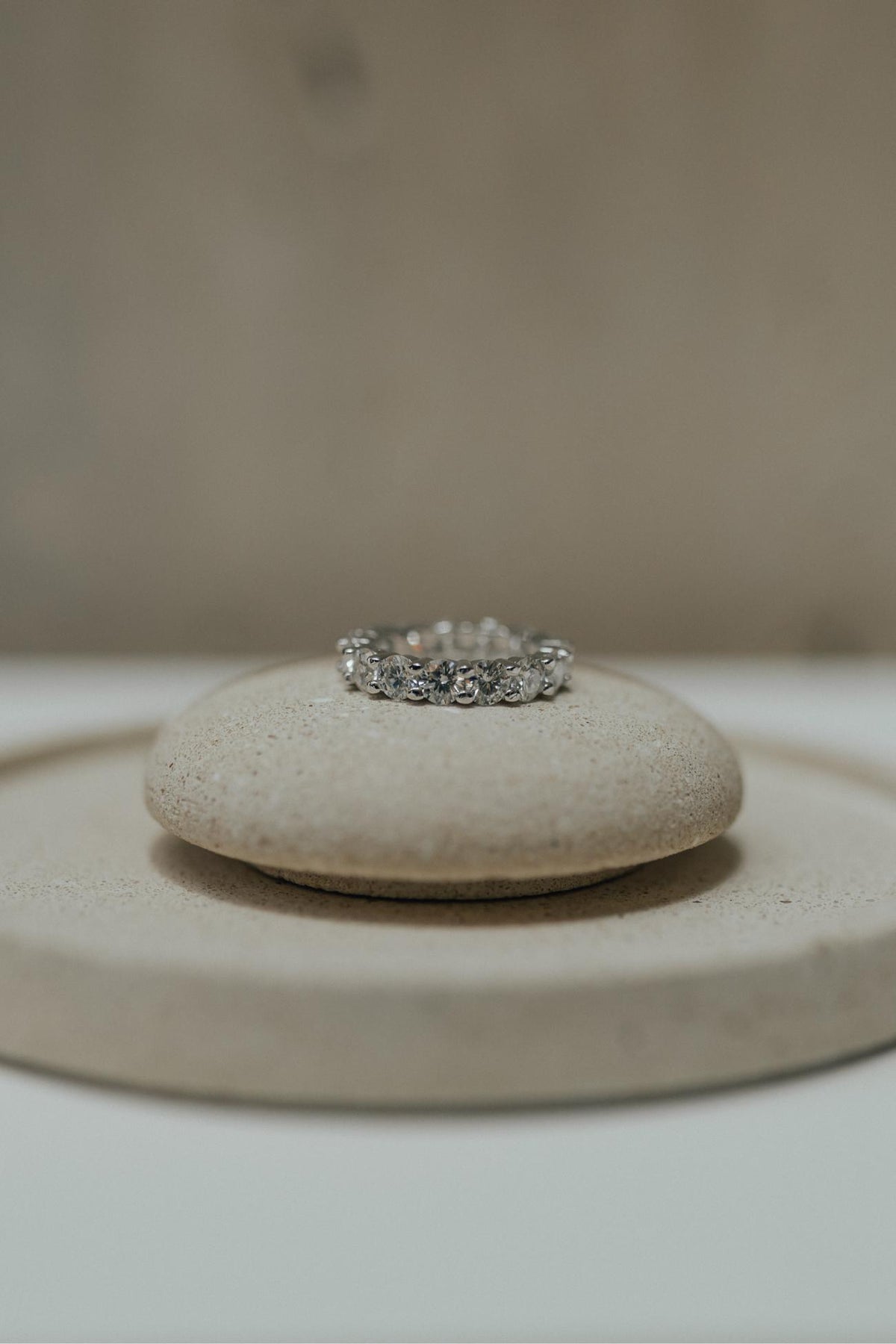 Anel Aparador de Aliança 4mm Moissanite Prata 925 Ródio Branco