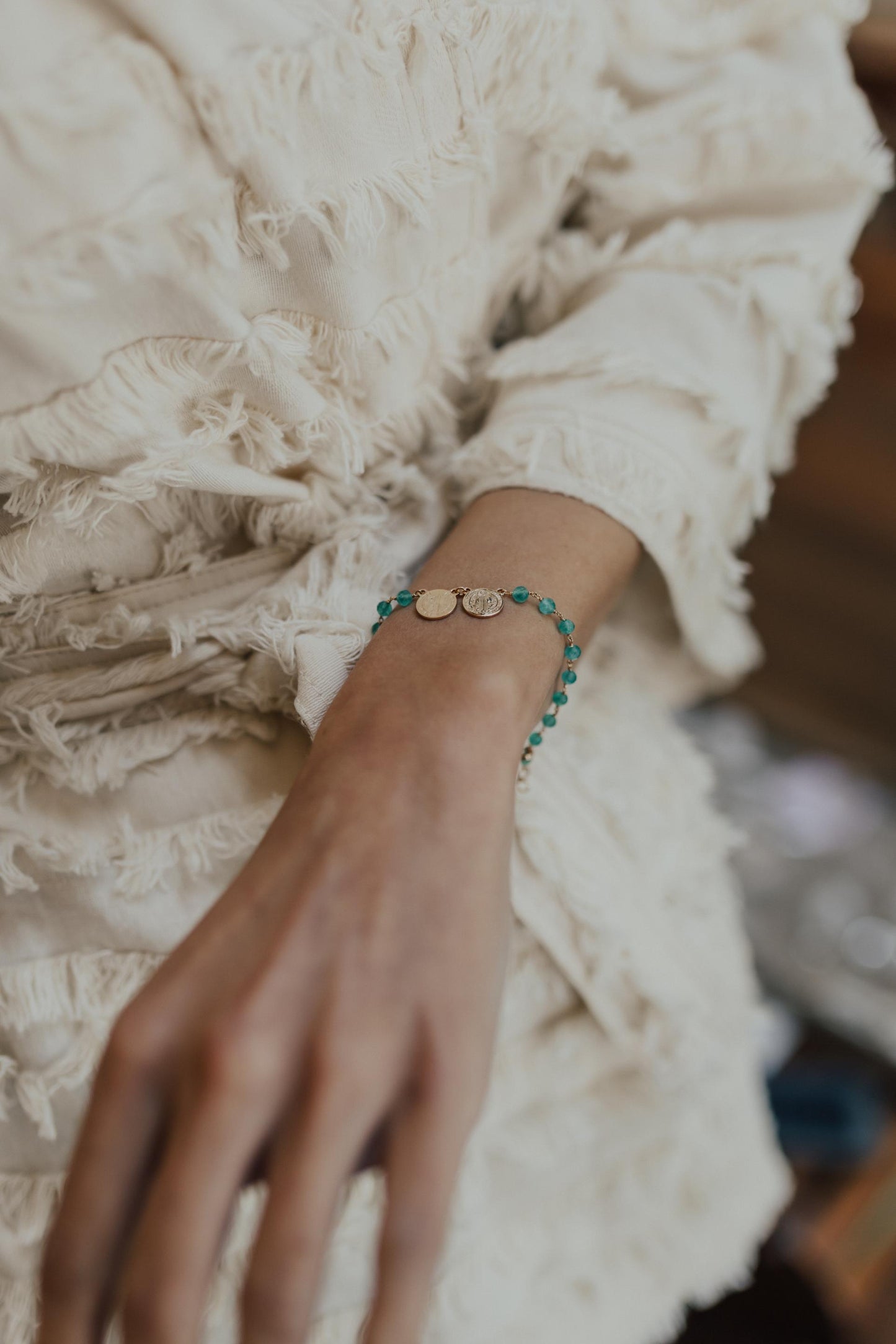 Pulseira Escapulário São Bento Jade Esmeralda Dourada