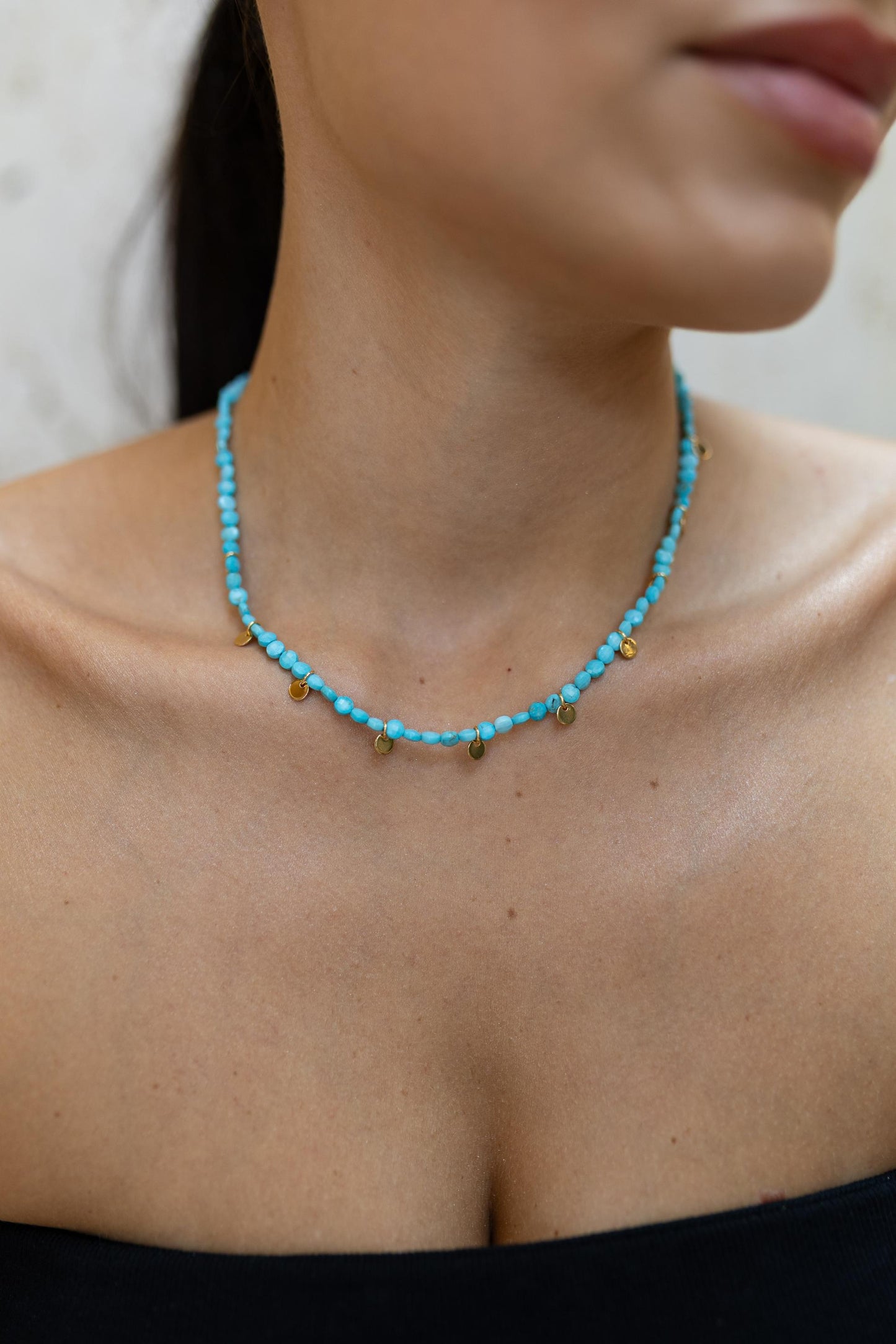 Colar Choker Turquesa Chapinha Dourado