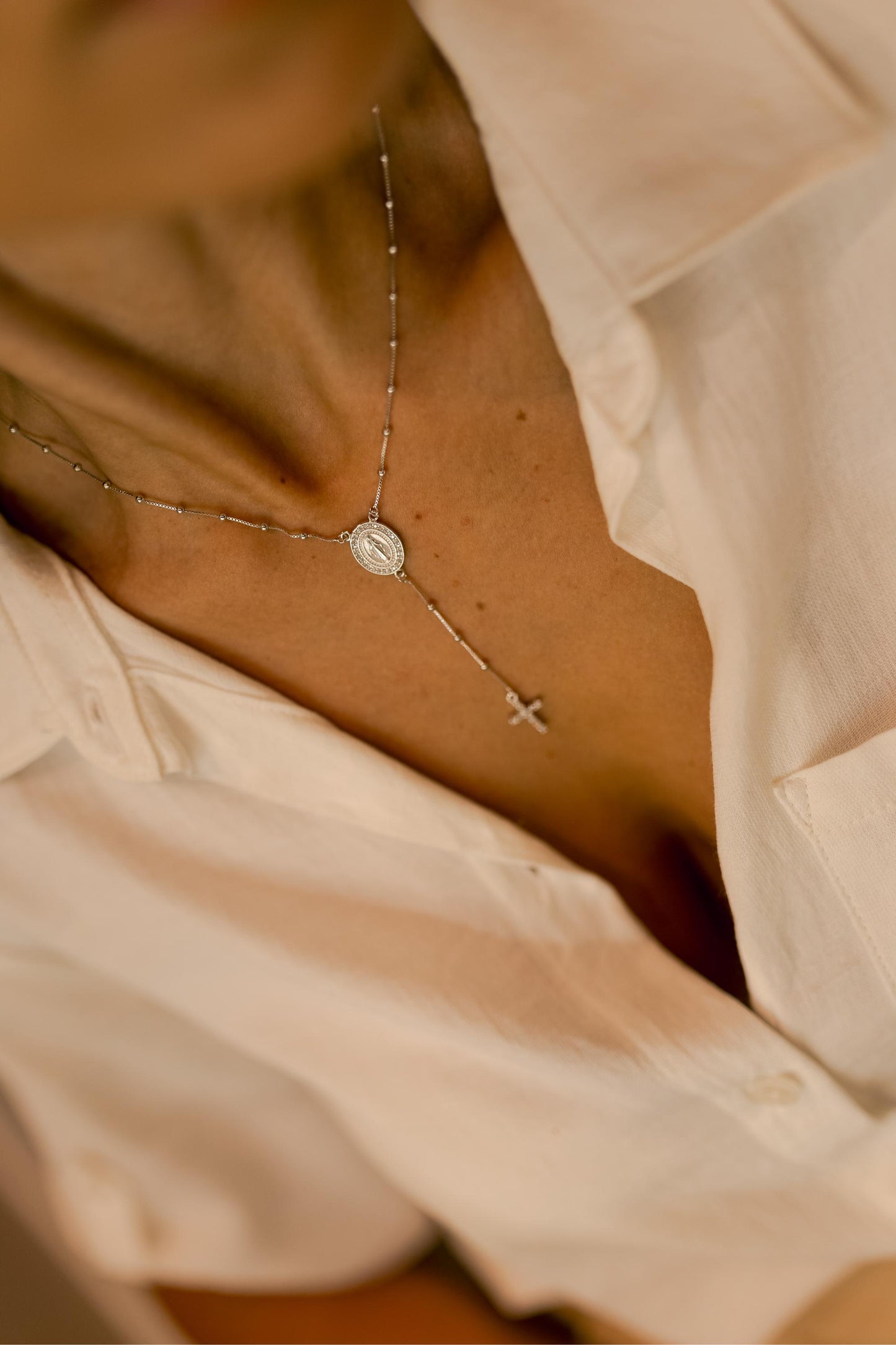Colar Terço Nossa Senhora das Graças Ródio Branco