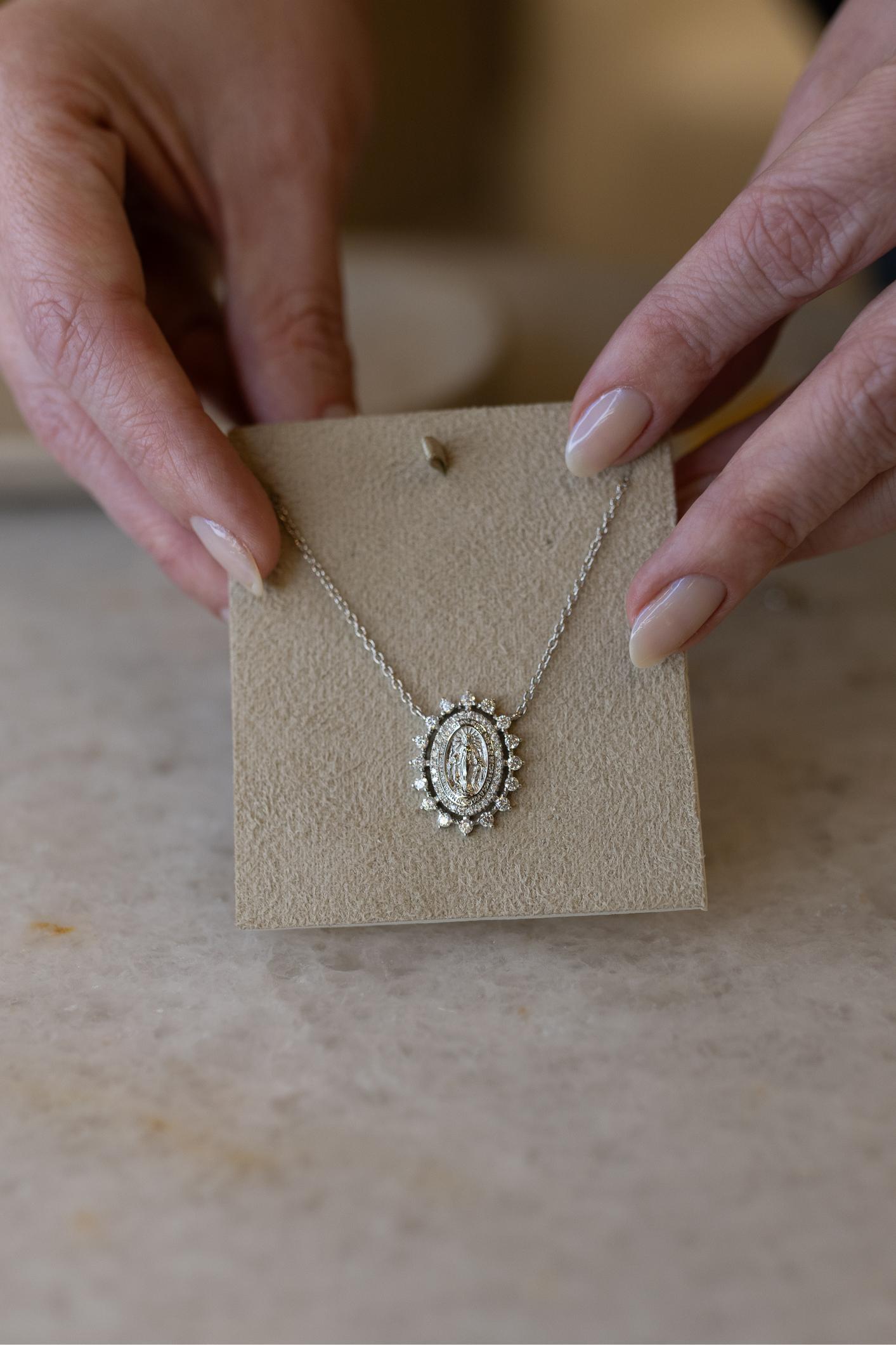 Colar Nossa Senhora das Graças 3 Pontas Moissanite Prata 925 Ródio Branco
