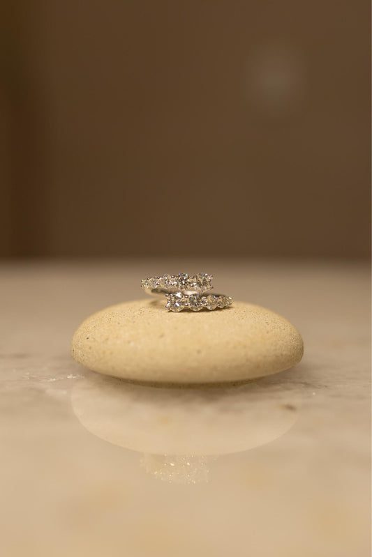 Anel Pontos de Luz Decrescentes Moissanite Prata 925 Ródio Branco