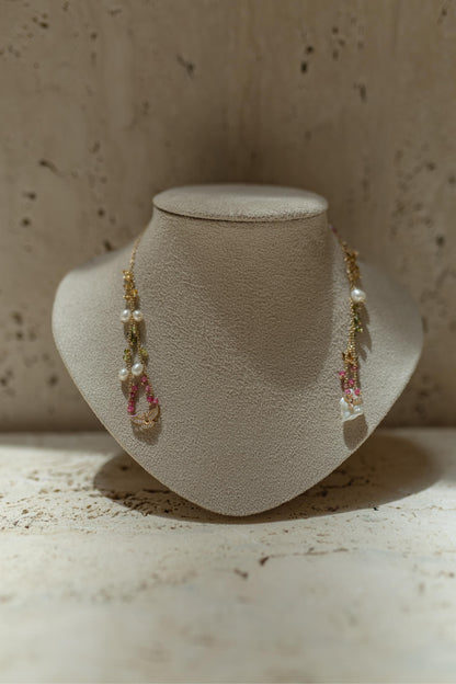 Colar Escapulário Pedras com Pérola Espírito Santo Dourado