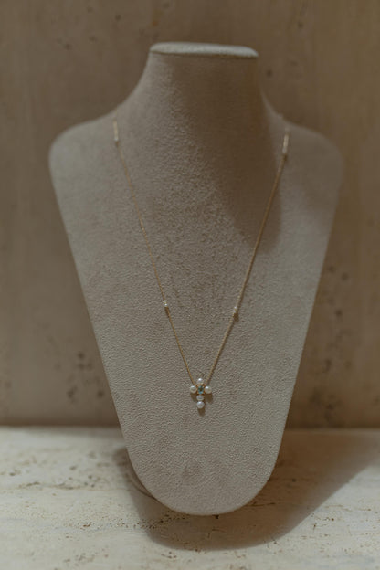 Colar Escapulário Cruz e Coração Pérolas Dourado