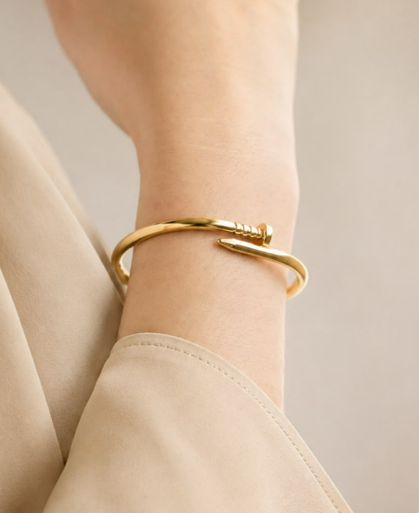 Bracelete Design Prego Dourado