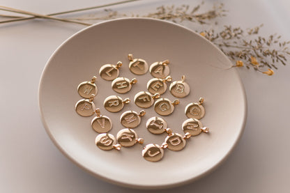 Colar Longo com Letra Personalizada Dourado