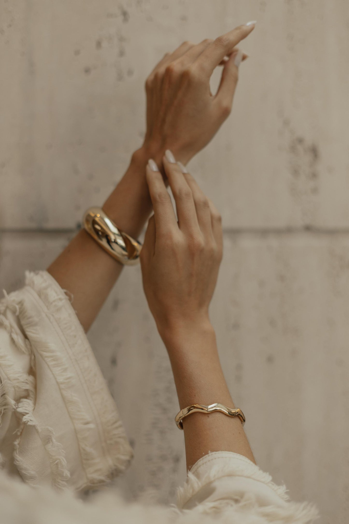 Bracelete Maxi Liso Dourado