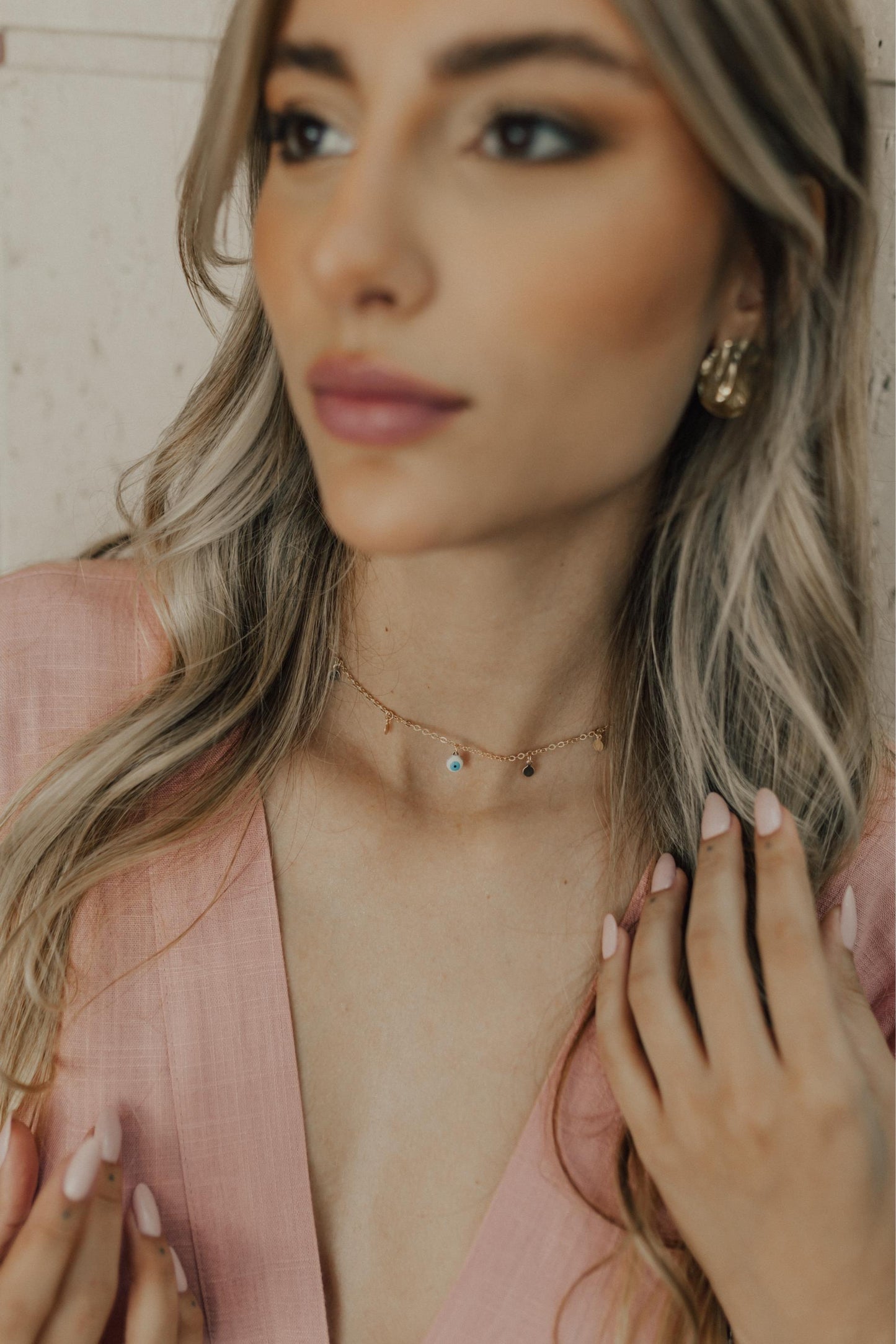 Colar Choker Olho Grego Plaquinhas Dourado