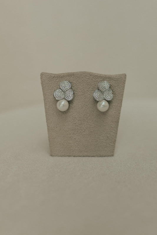 Brinco Mini Cravejado Pérola Ródio Branco