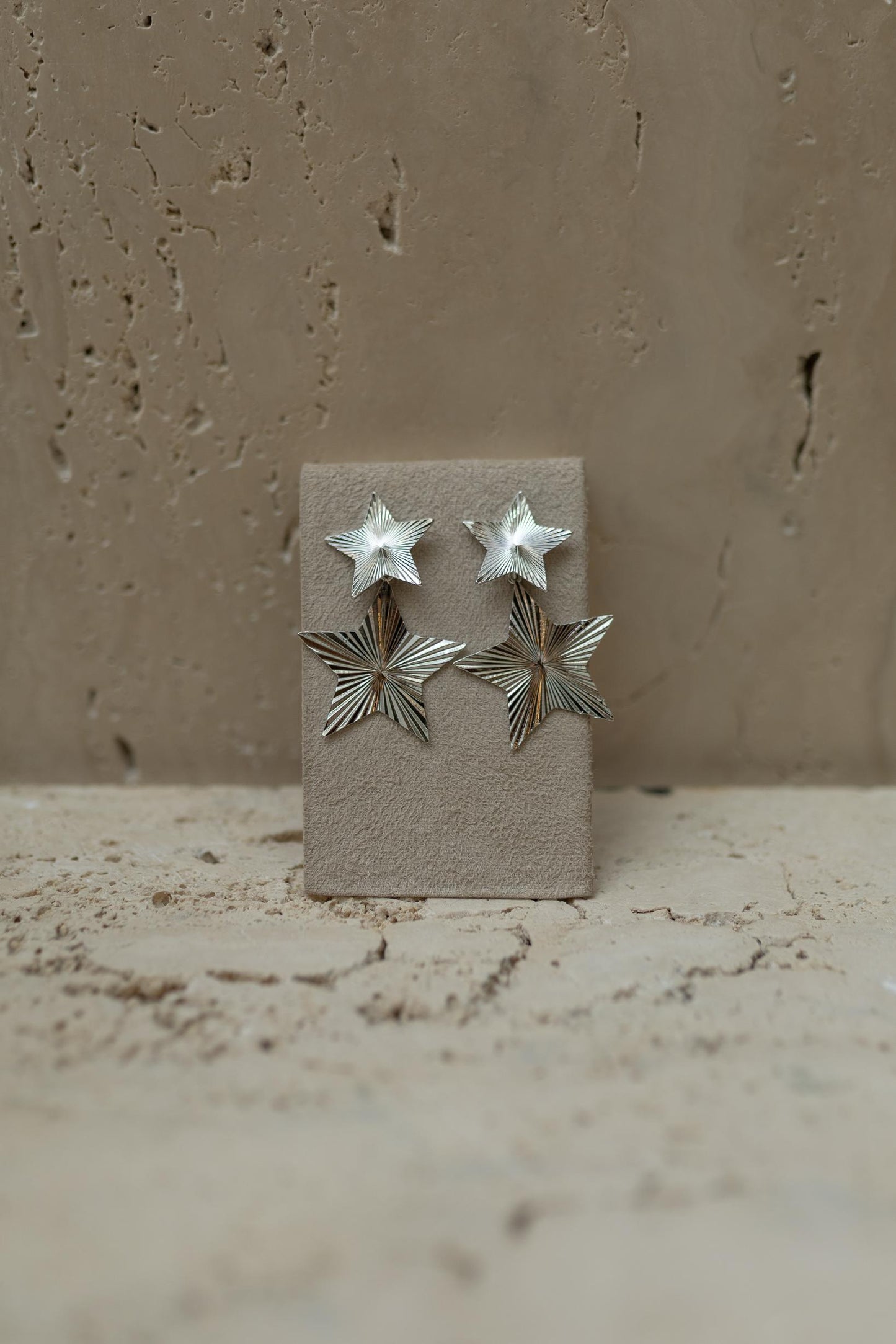 Brinco 2 em 1 Pêndulo Estrelas Ródio Branco