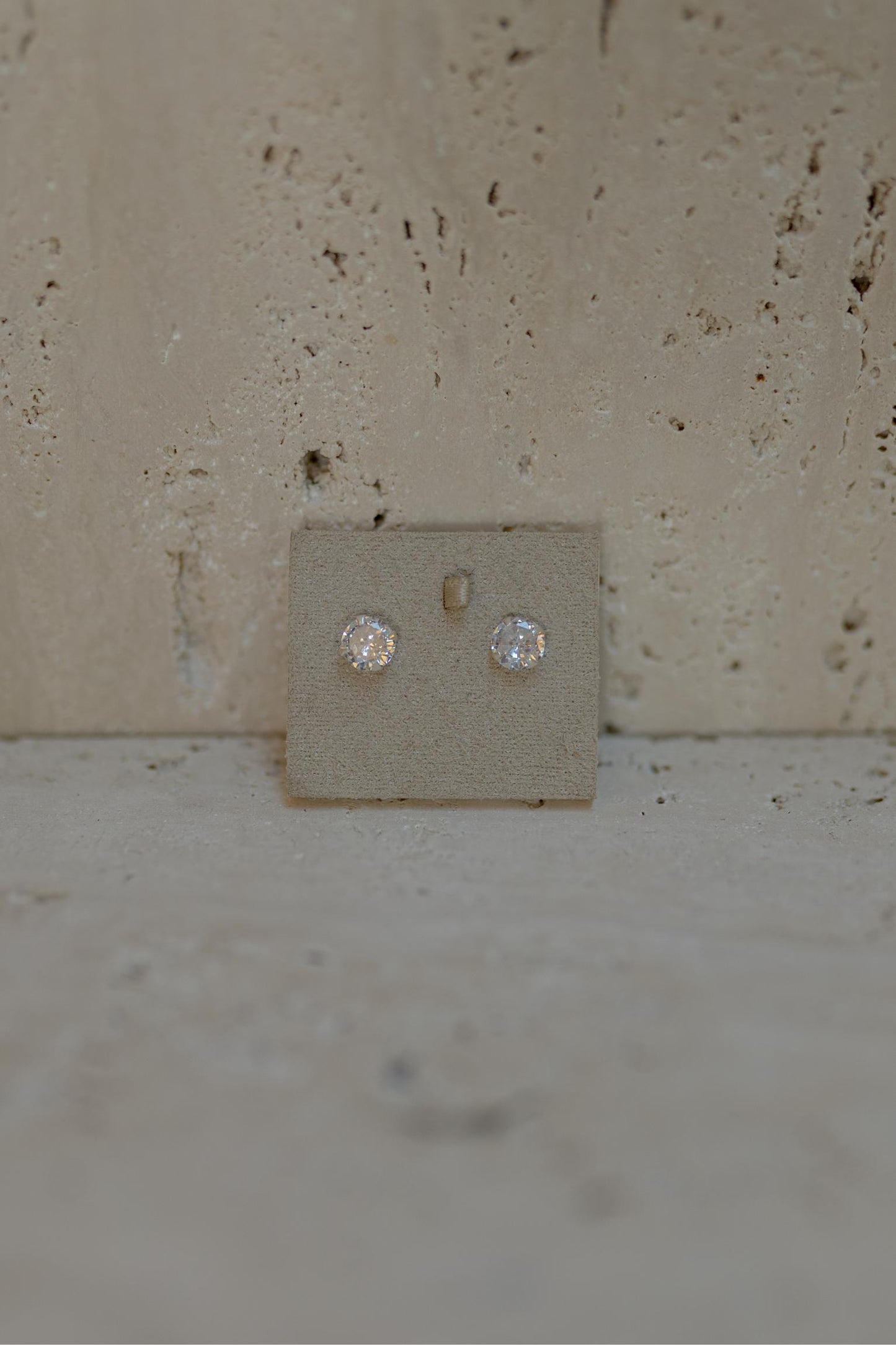 Brinco 7mm Ponto de Luz Prata 925