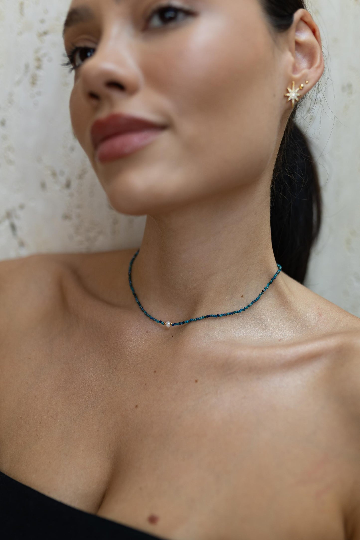 Colar Choker Crisocola com Pérola Natural Dourado