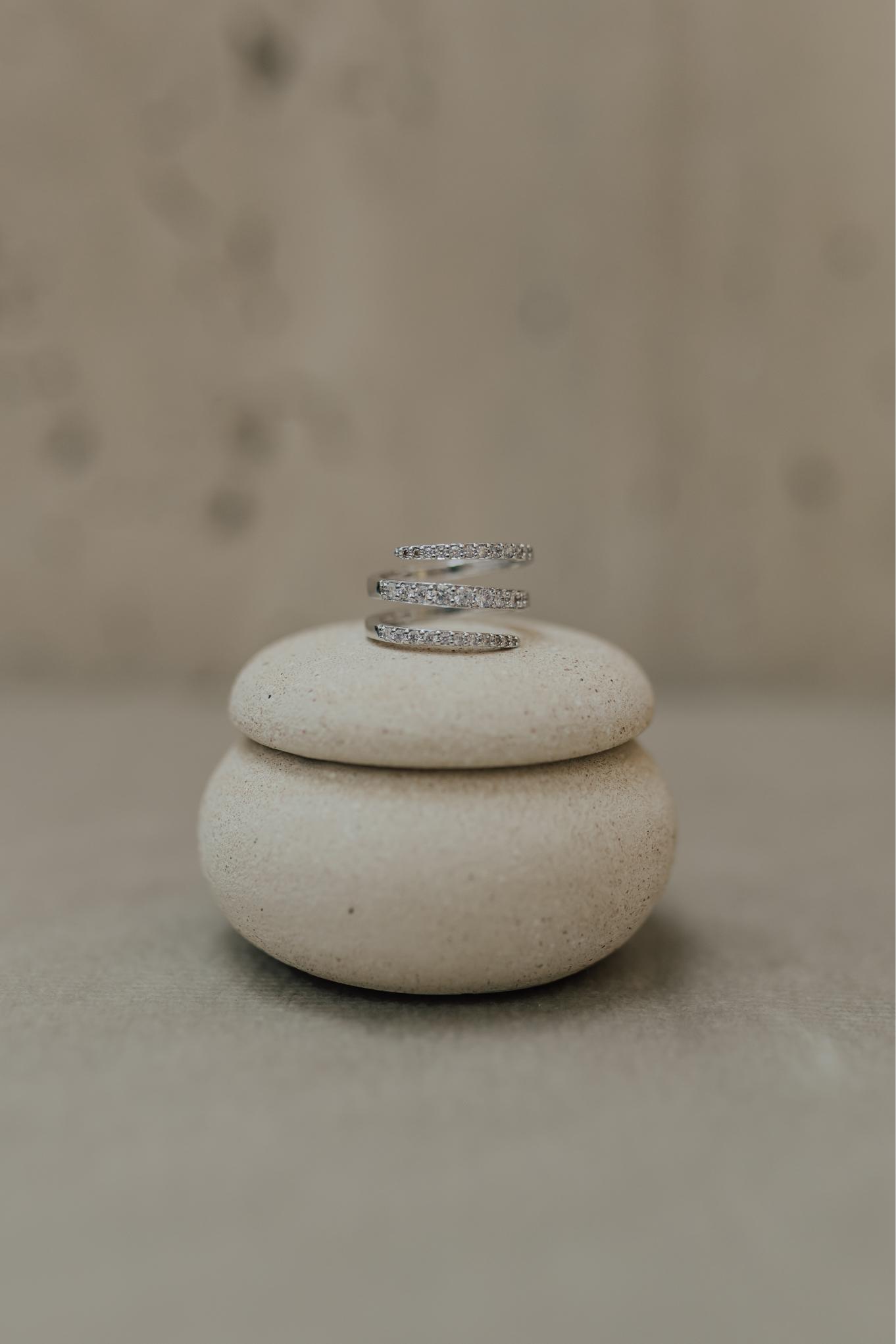 Anel Ajustável Espiral Cravejado