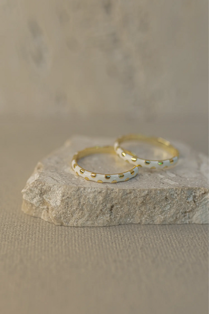 Brinco Argola Poá Off White Dourada