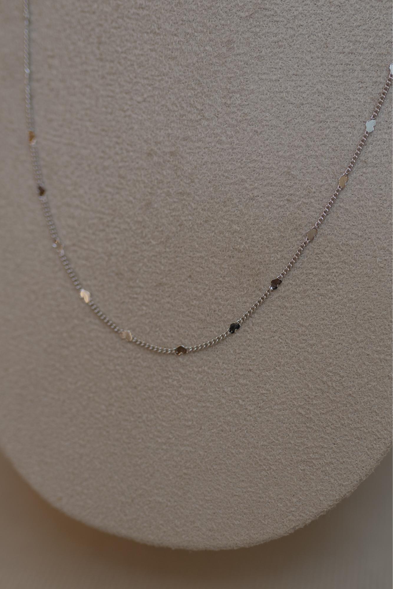 Colar Longo 80cm Mini Corações Lisos Ródio Branco