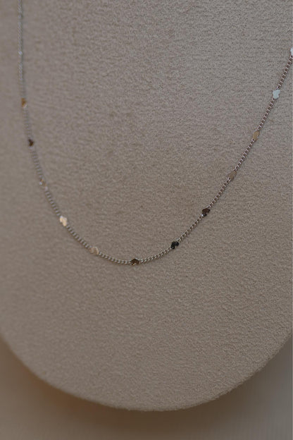 Colar Longo 80cm Mini Corações Lisos Ródio Branco