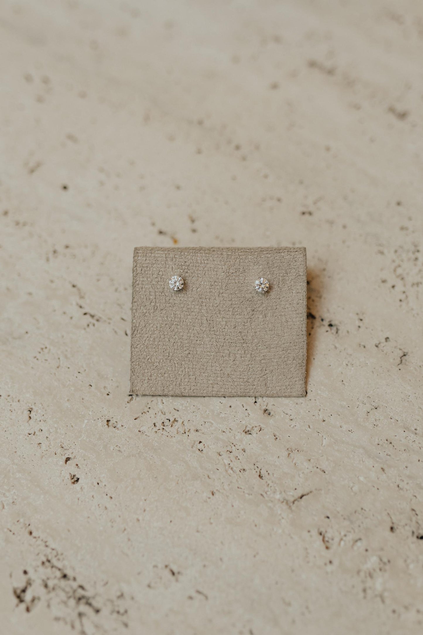 Brinco Solitário Clássico Moissanite Luxo 5mm