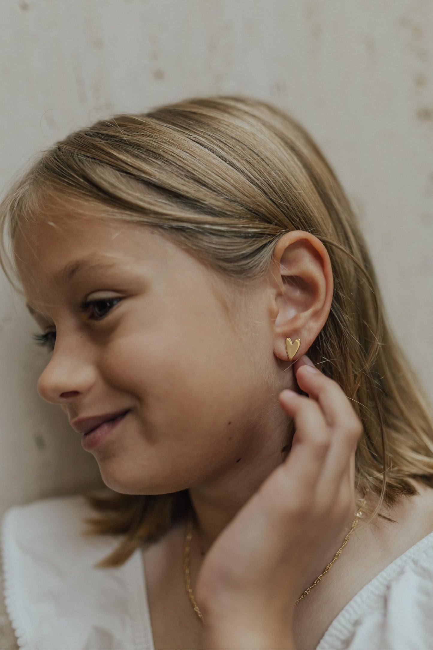 Brinco Coração Liso Dourado