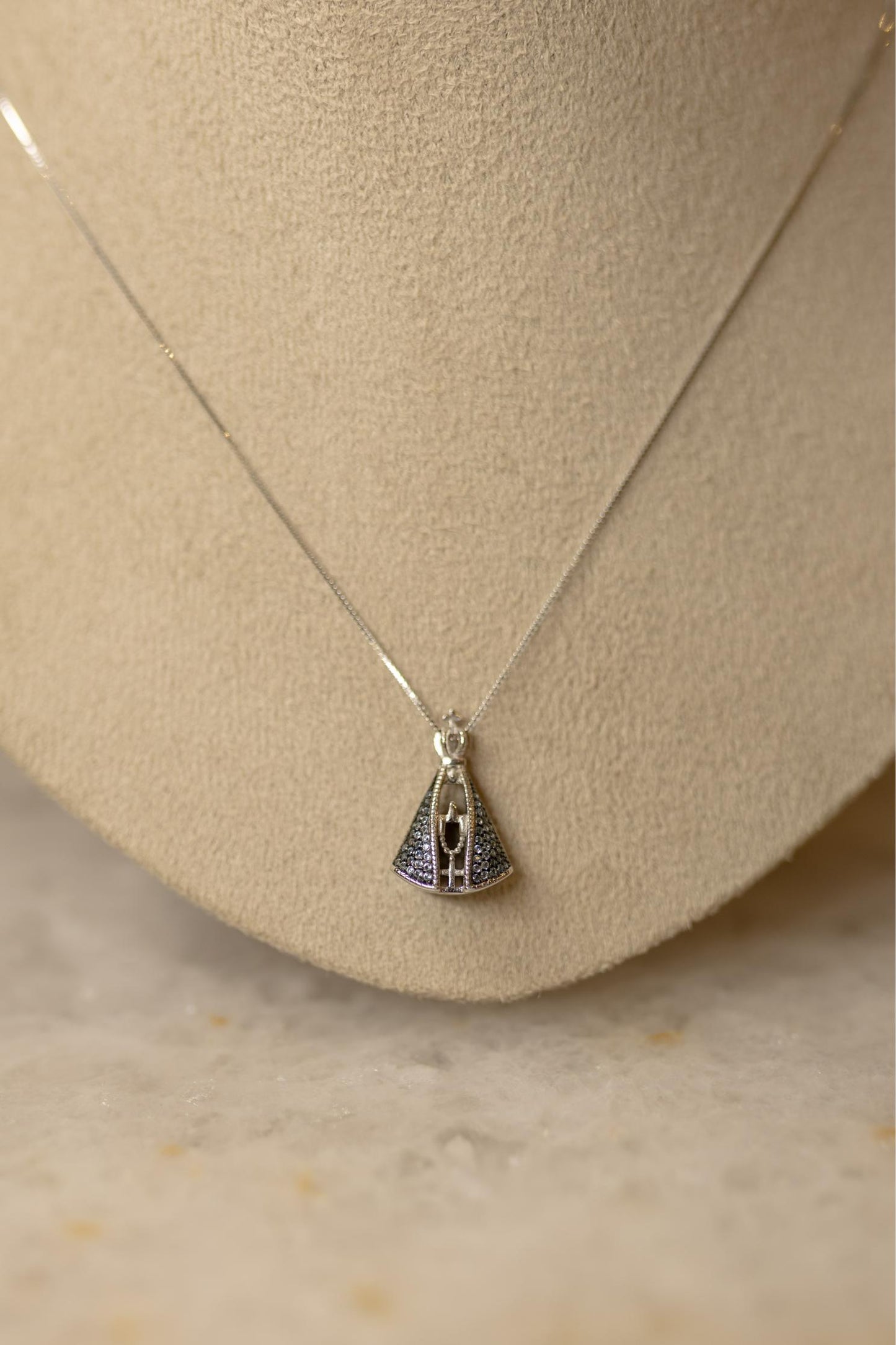 Colar Nossa Senhora Aparecida Moissanite Dupla Face Ródio Branco