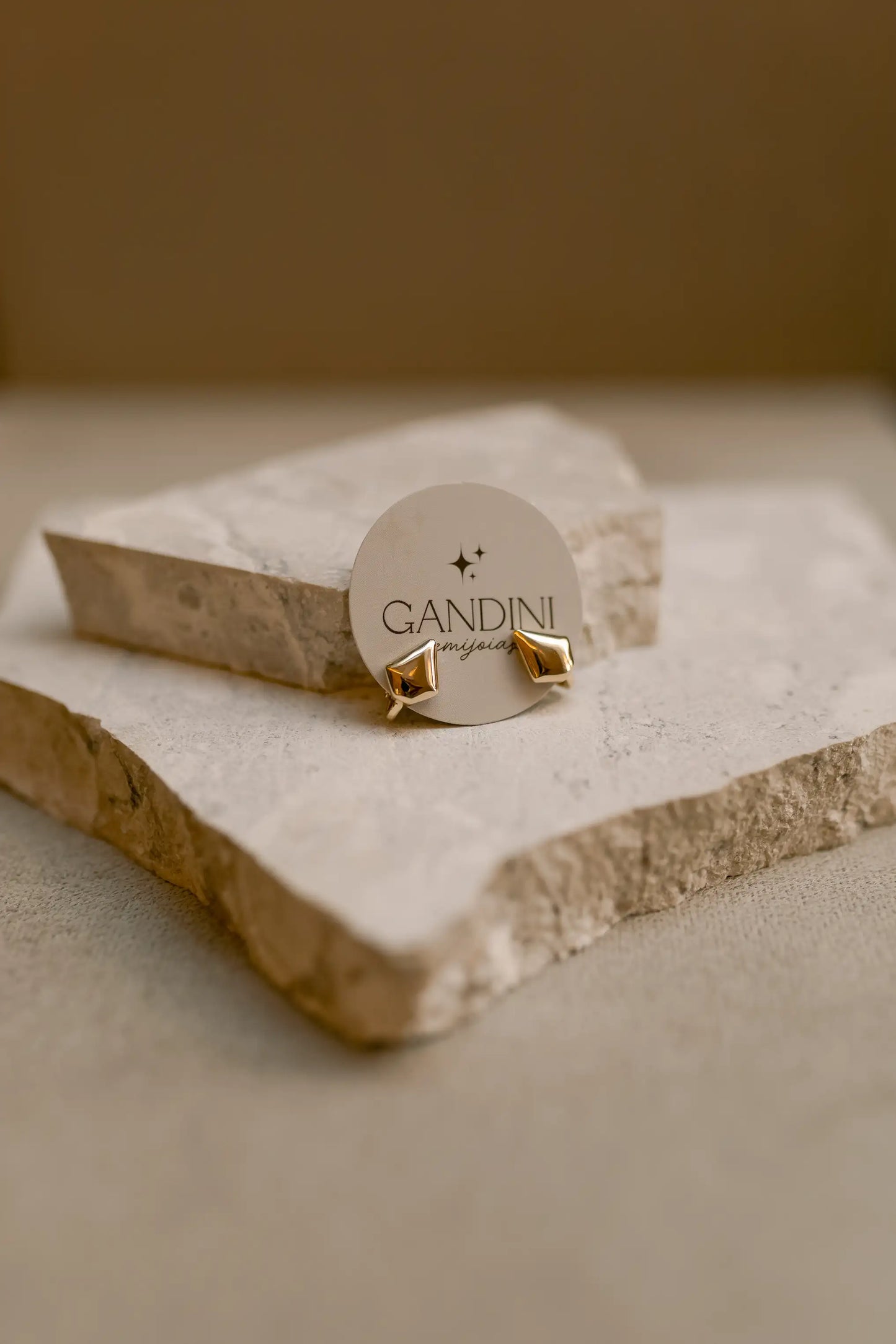Brinco de Pressão | Piercing Fake Geometric Dourado