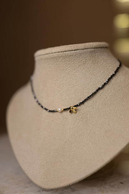 Colar Choker Espinélio Bee Dourado