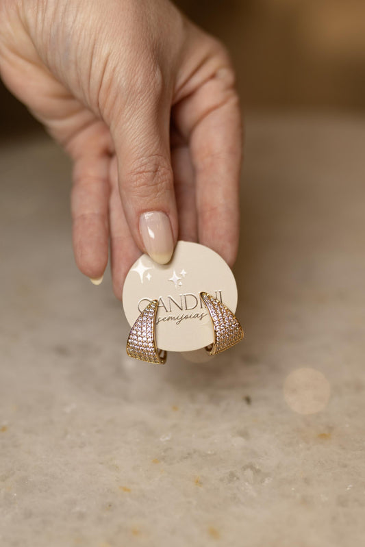 Brinco Argola Oval Cravejado Dourado