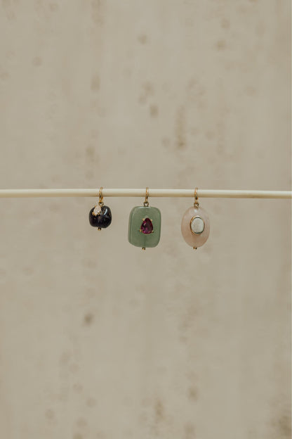 Pingente de Pedras Naturais Dourado