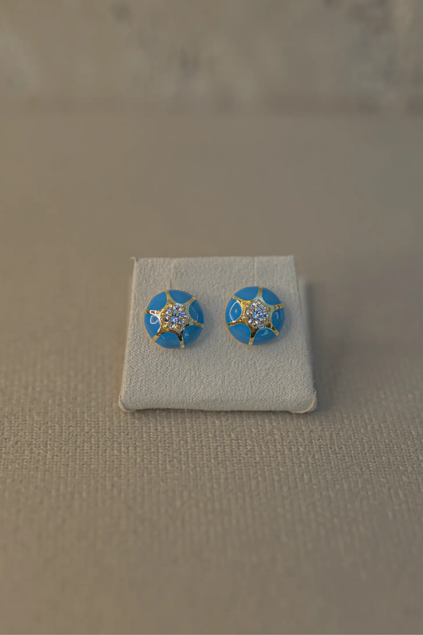 Brinco Bojudinho Azul Esmaltado Zircônia Dourado