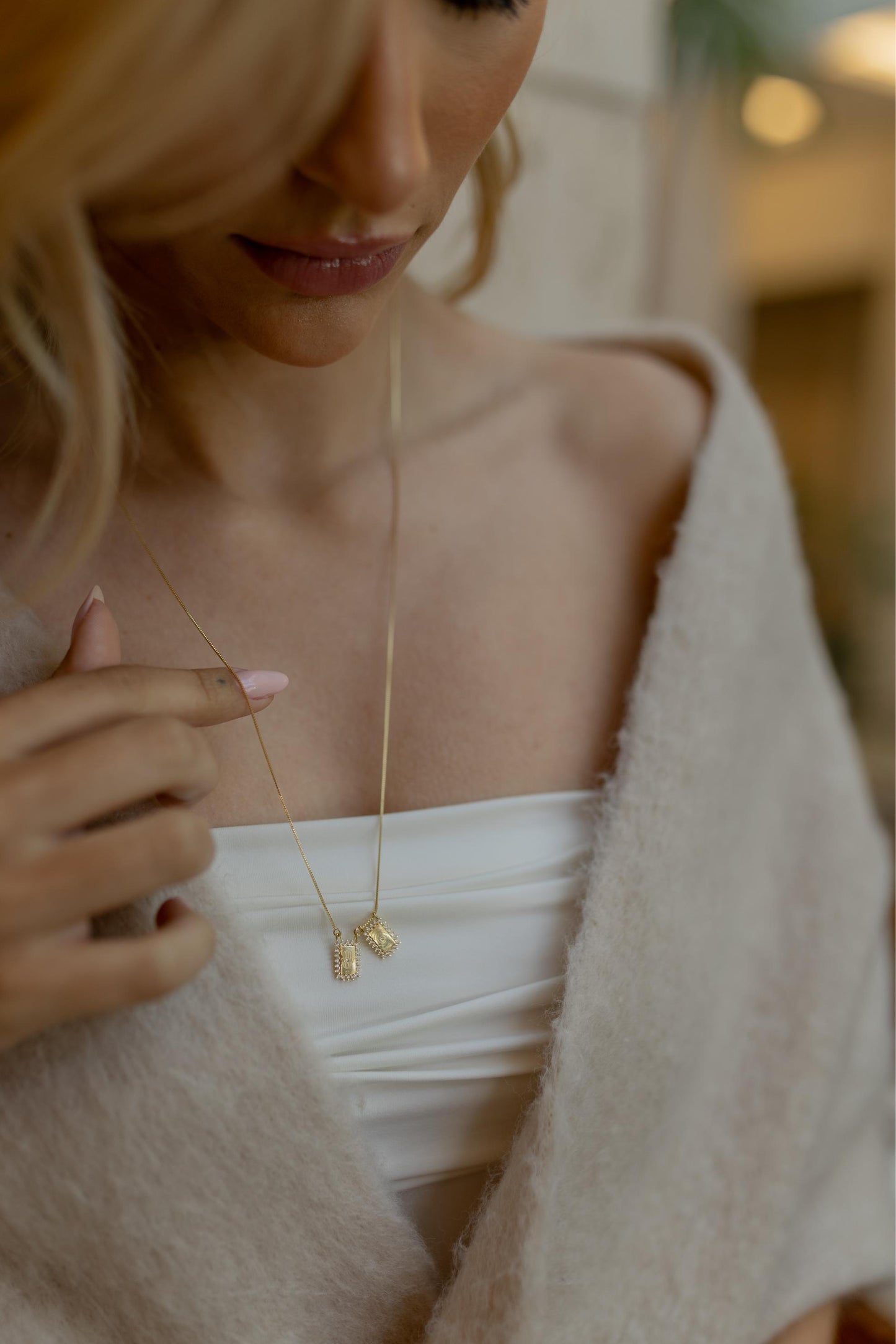 Colar Escapulário Mão de Hamsá Dourado