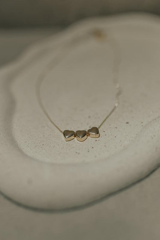 Colar 3 Corações Liso Dourado