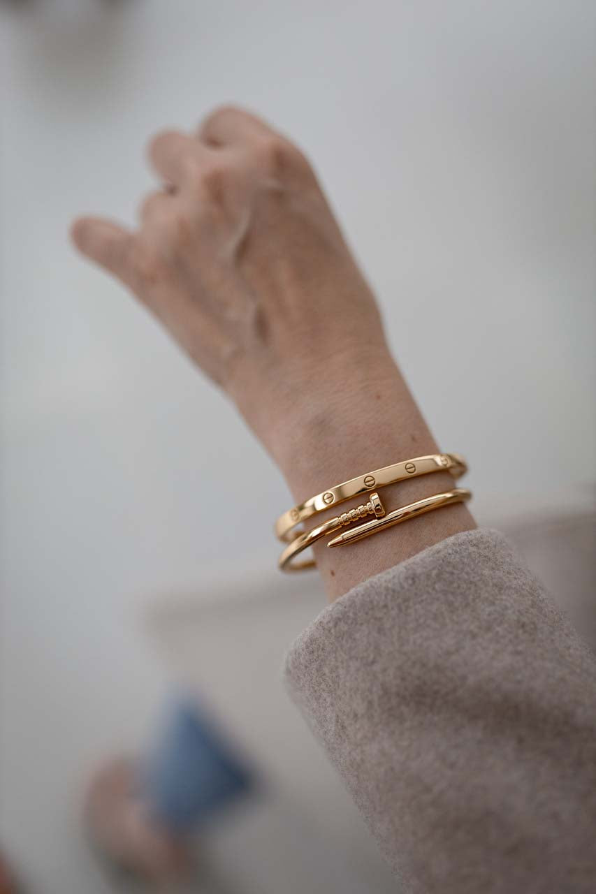 Bracelete Design Prego Dourado