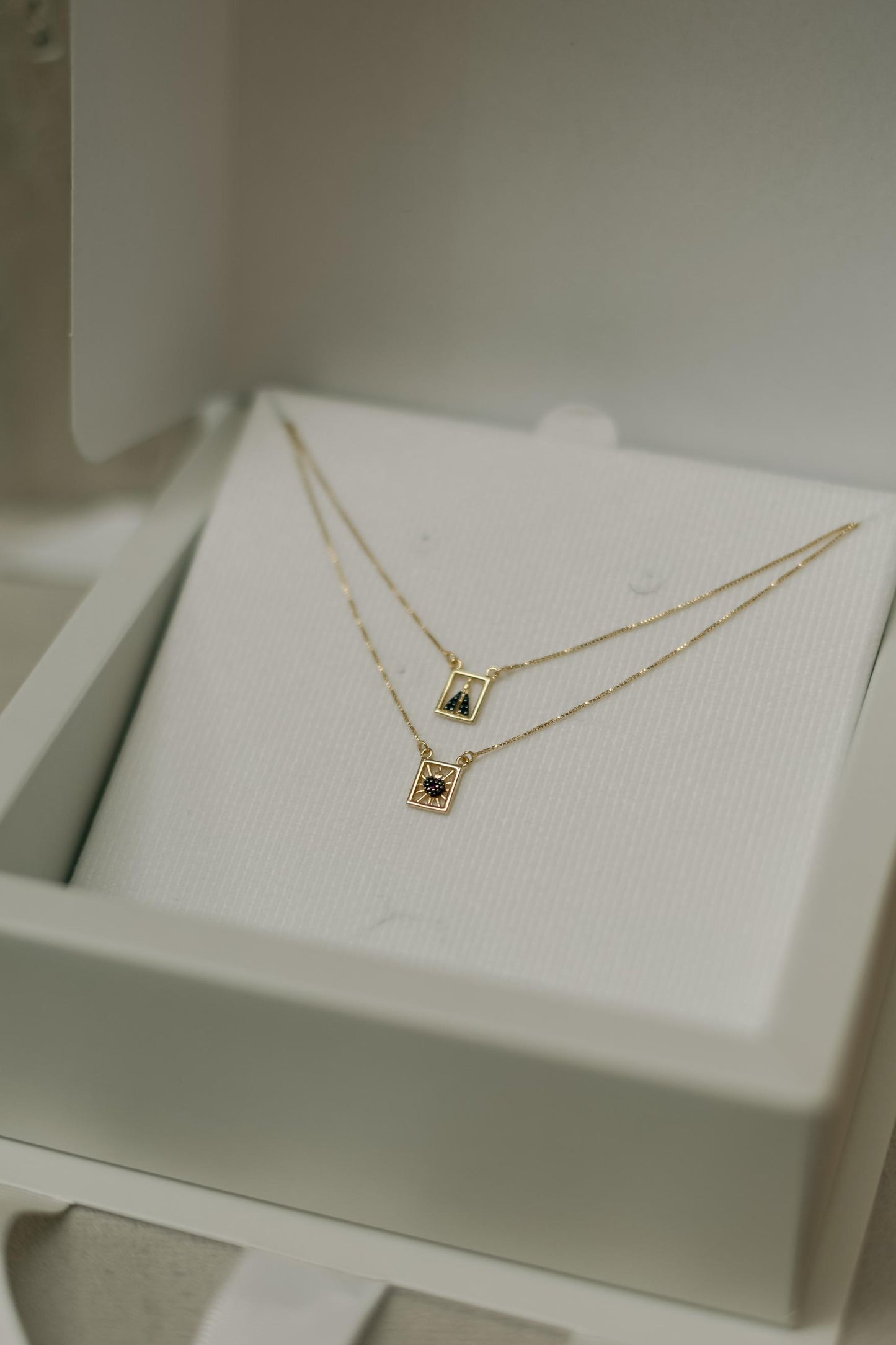 Colar Escapulário Manto Azul Nossa Senhora Aparecida Dourado