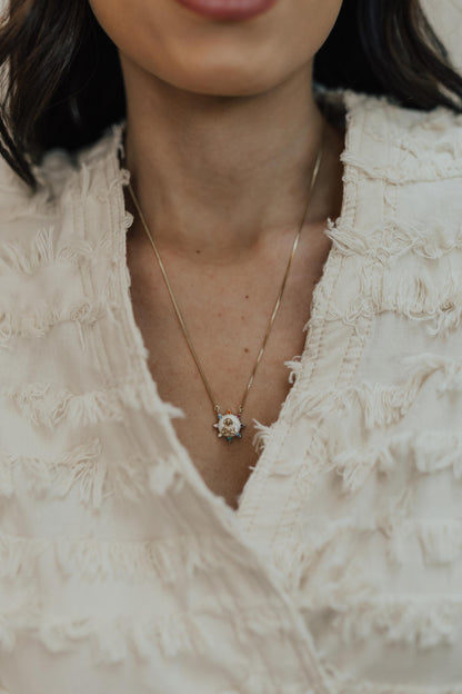 Colar Escapulário Colorido Madrepérola Dourado