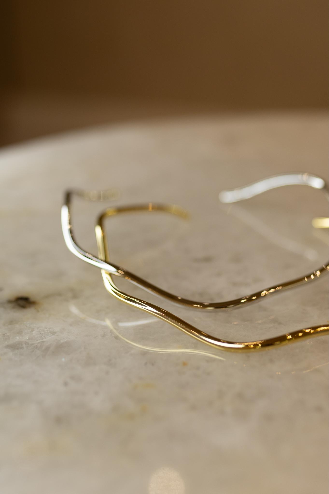 Colar Choker Aro Ondulado Dourado