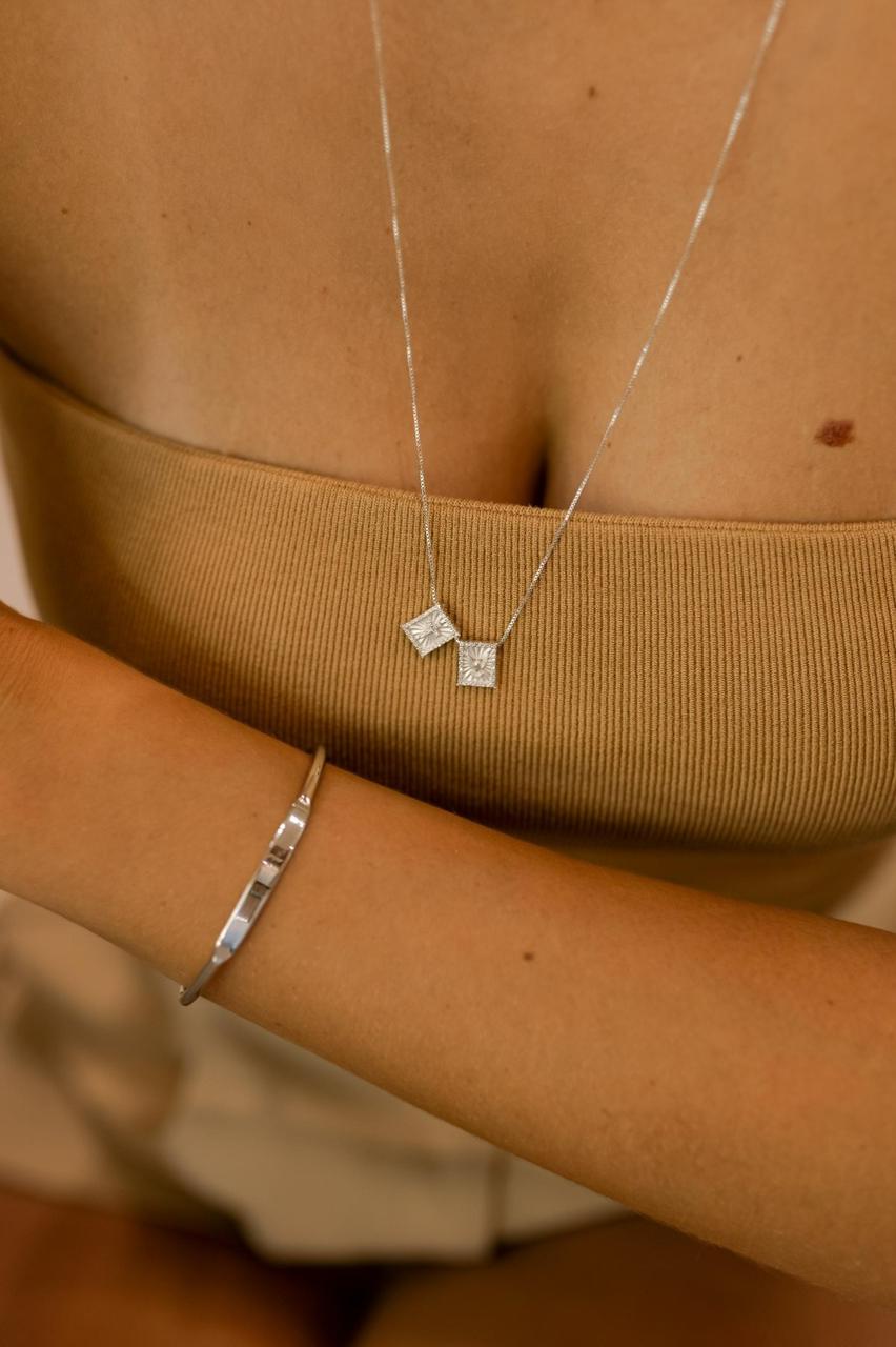 Colar Escapulário Mini Espírito Santo Ródio Branco