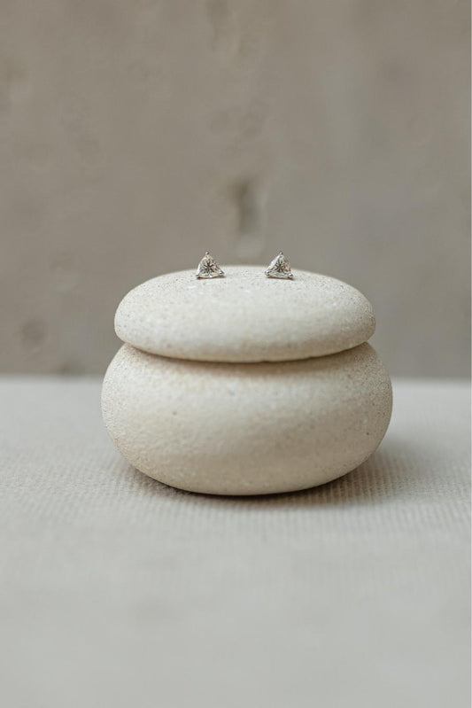 Brinco Ponto de Luz Prata 925 Triângulo Moissanite Ródio Branco