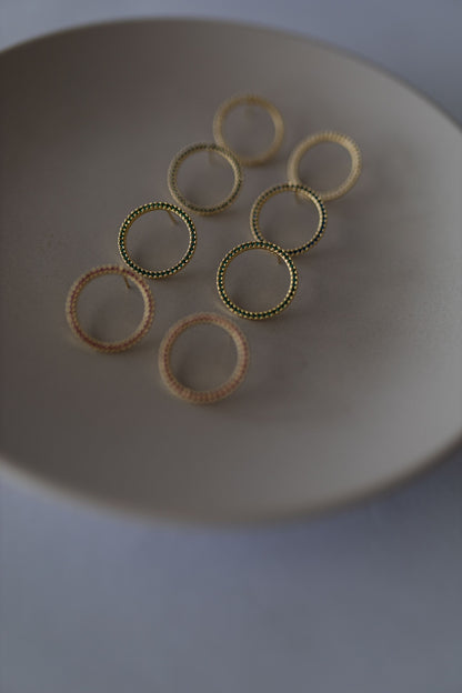 Brinco Círculo Frontal Cravejado Dourado