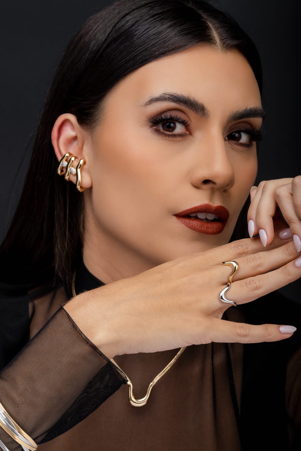 Colar Fita Geometric Dourado